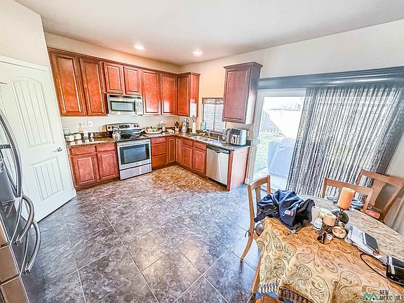 4th image of 33 W Acoma Ct