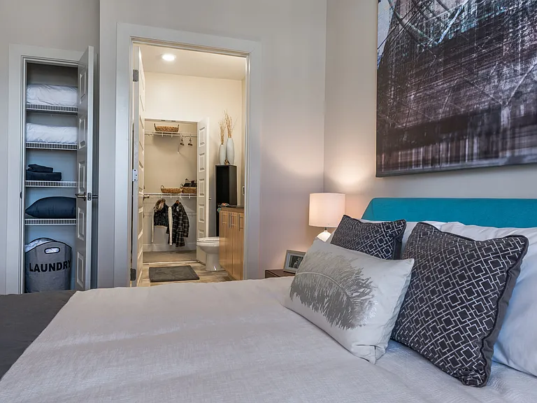 Pinnacle Apartments — Photo 8