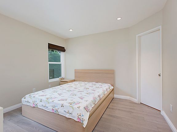 5th image of 11898 Scripps Creek Dr APT C