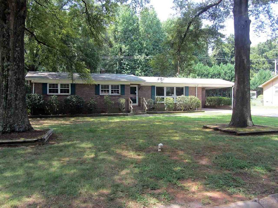 1st image of 731 University Dr