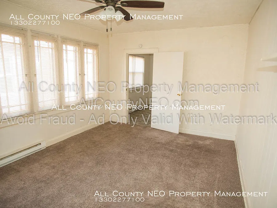 Coming Soon!! Bright & Spacious One-Level Unit Move-In Ready! — Photo 3