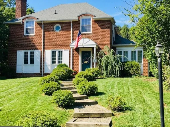 833 Buckingham Rd, Cumberland, MD 21502