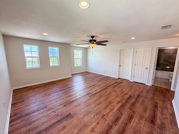 4th image of 5845 Wyndham Manor