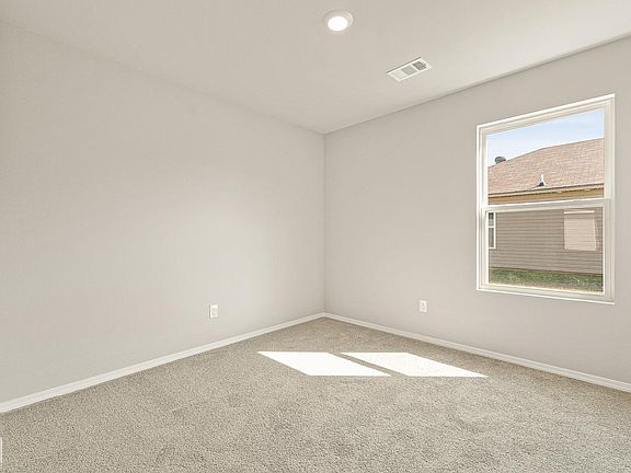 4th image of 5112 Yukon Dr