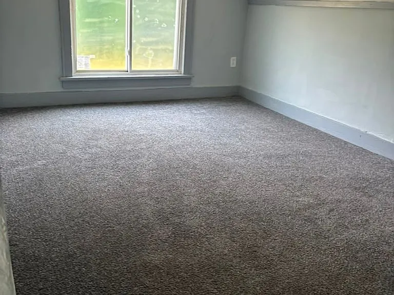2100 Newton St — Photo 16