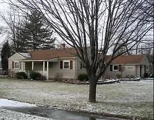 1102 W Plainfield Rd photo 1