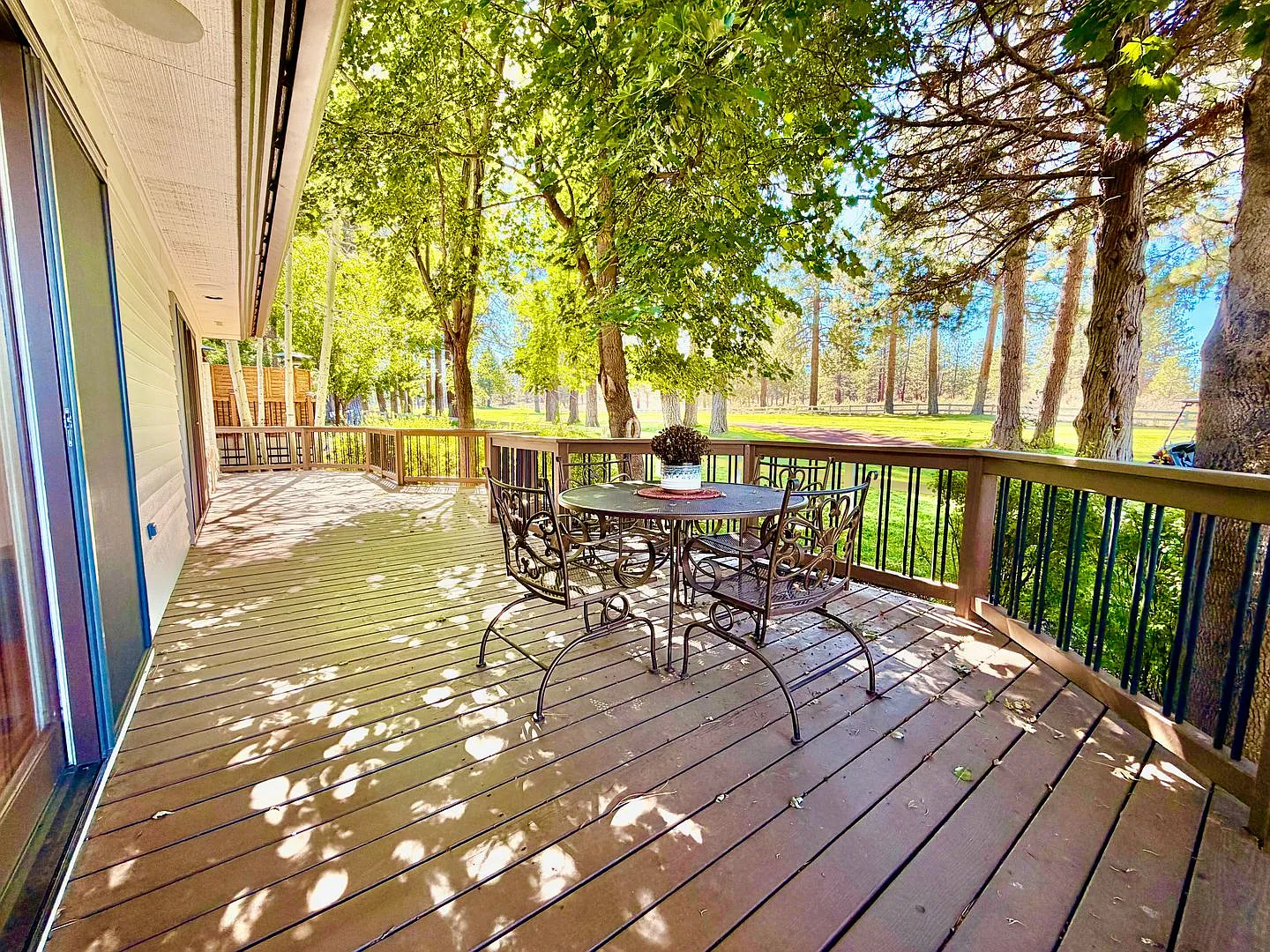 Beautiful Home, Gated Community Located In The Heart Of Mountain High, On Golf Course! — Photo 2