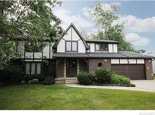 54 Waxwing Ln, East Amherst, NY 14051