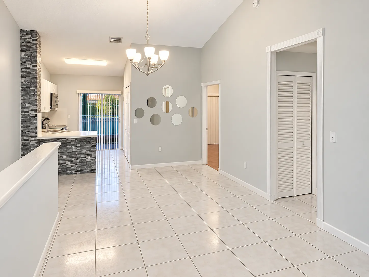 2 bed, 1110 sqft, $2,245 — Photo 2