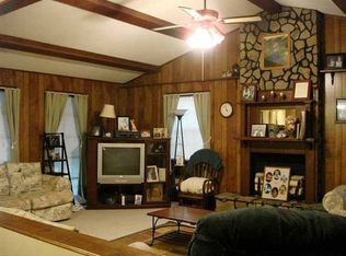 458 Perimeter Rd, Benton, TN 37307