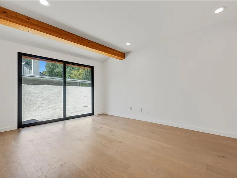 9503 Alder Ct — Photo 10
