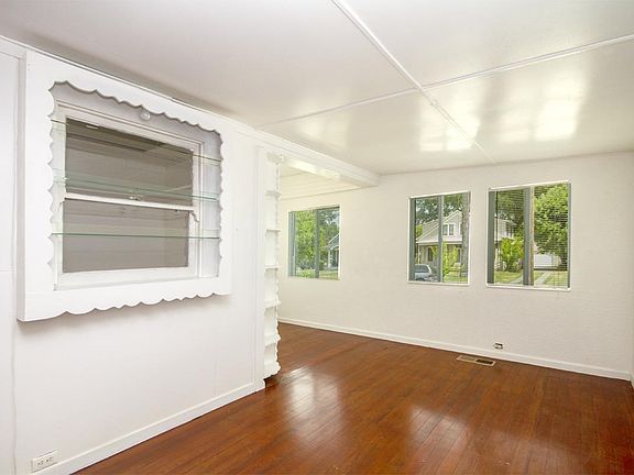 3rd image of 112 3rd St