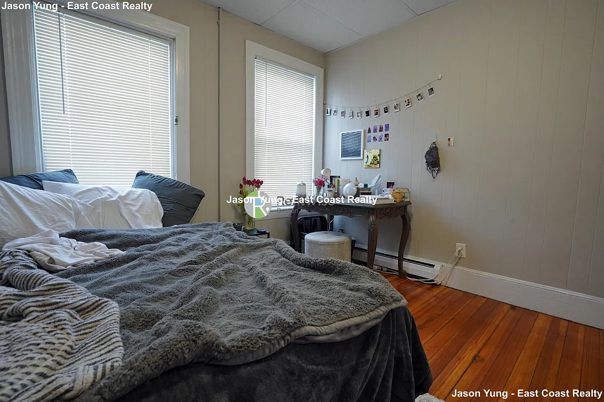 Building Photo - 54 Ashford St #2