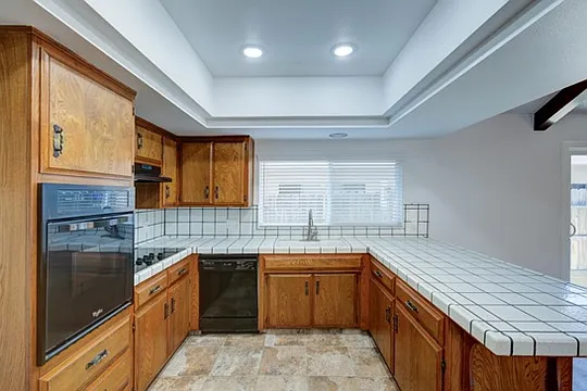 6460 N Remington Ave — Photo 5