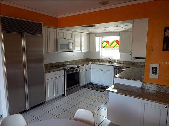 3rd image of 3103 N Julia Cir