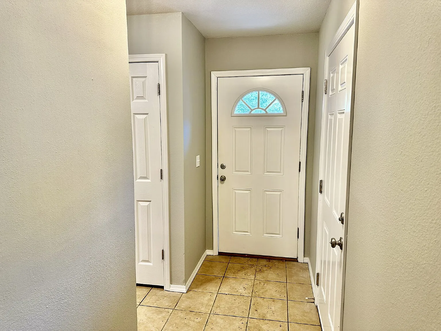 3 bed, 2.5 bath, 1528 sqft, $1,450 — Photo 3