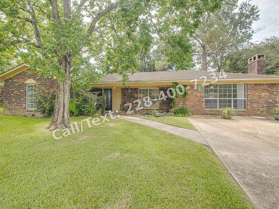107 Deanna St