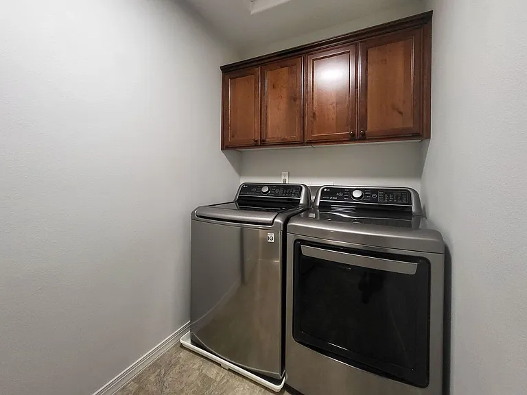 407 & 409 Madrona Ave SE — Photo 18