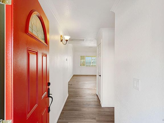3rd image of 213 Larkspur Lane