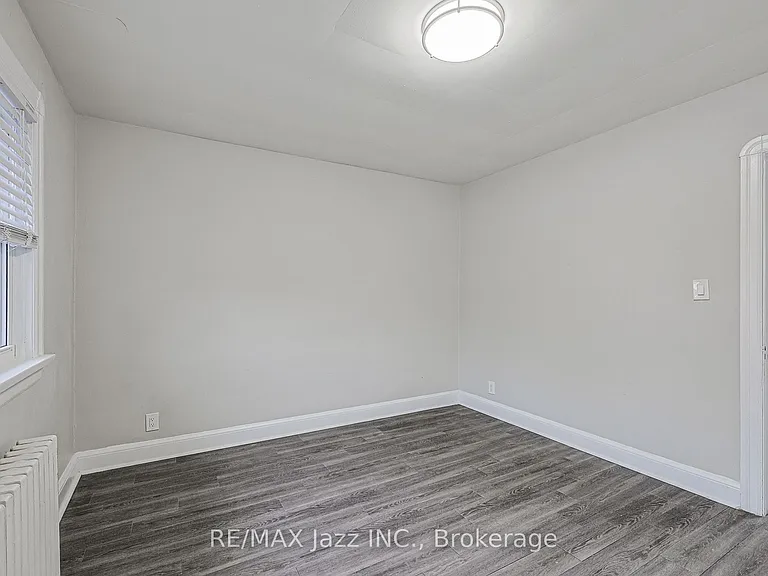 366 Mary St N #4 — Photo 32
