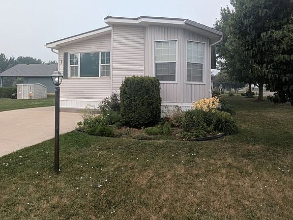 2nd image of 25 Thames Rd #1