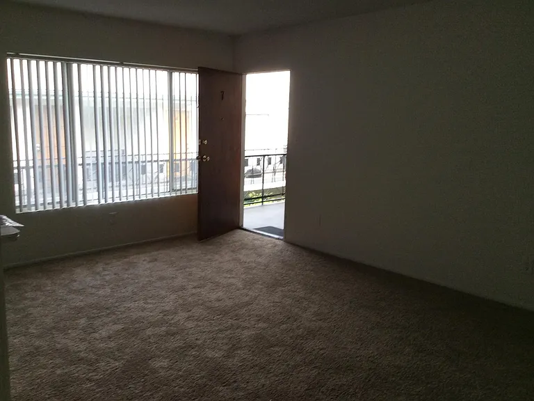 5722 Virginia Ave #7 — Photo 2