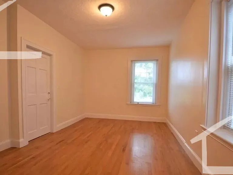 191 Winthrop Rd #7 — Photo 9