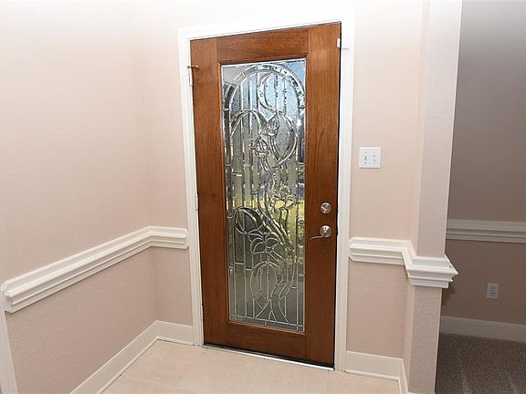 4th image of 401 Tanglewood Dr