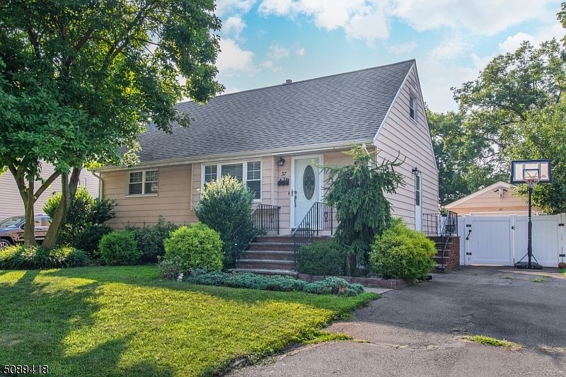 37 Vetrone Dr, Woodland Park, NJ 07424 | Zillow