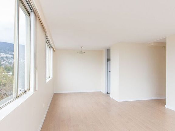 5th image of 2025 Bellevue Ave #714948