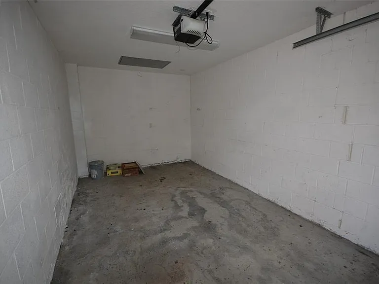 9441 Myrtle Creek Ln #215 — Photo 22