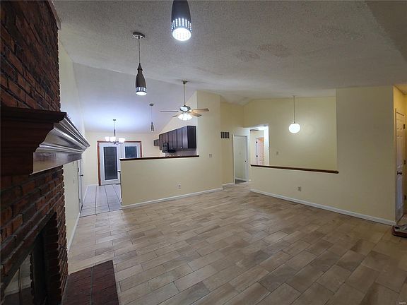 5th image of 2005 Monks Hollow Dr