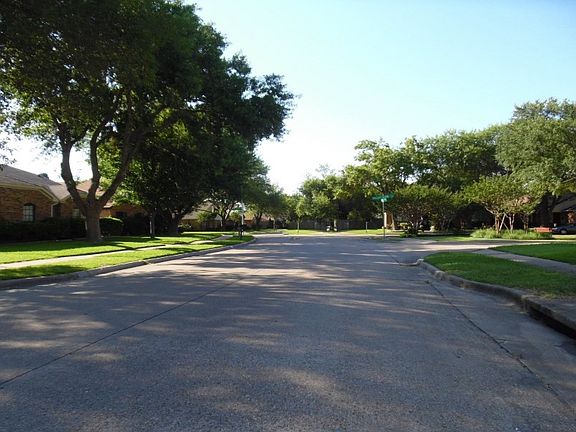 4th image of 2714 Lake Valley Dr