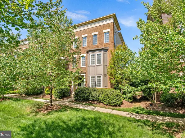 22840 Goldsborough Ter, Ashburn, VA 20148