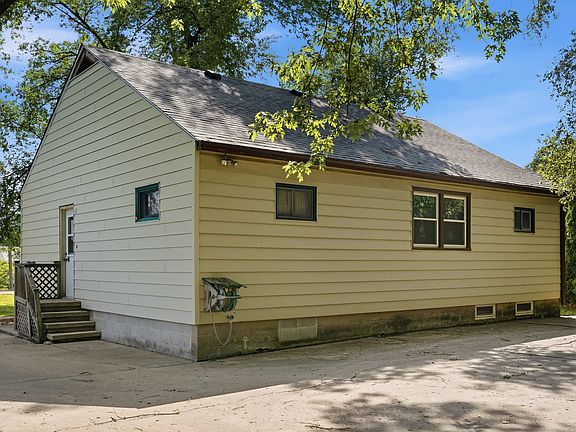 3rd image of 1009 Chicago Ave
