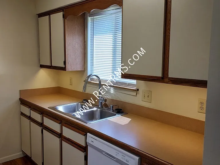 2131 SW Brandywine Ln — Photo 7