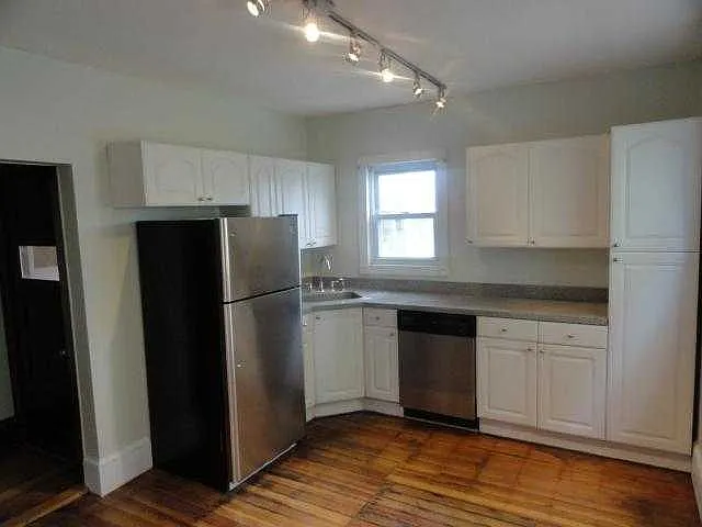 4 bed, $3,675 — Photo 4