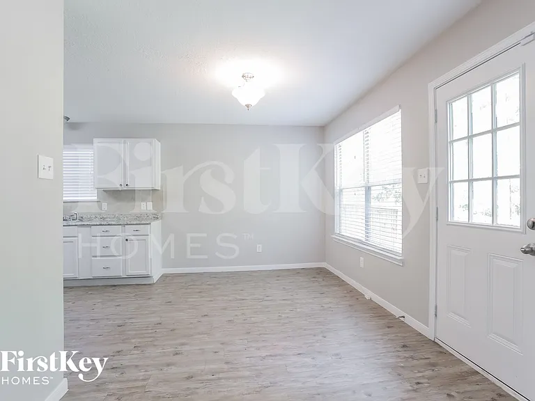 2911 Cypress Island Dr — Photo 5