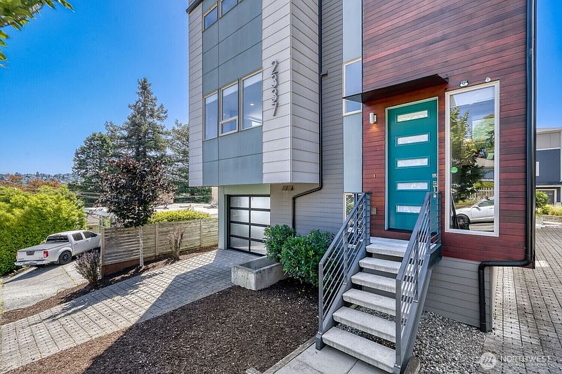 4th image of 2337 W Plymouth Street