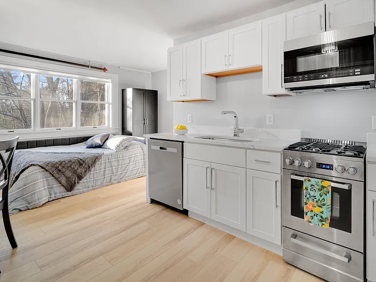 504 Stewart Ave — Photo 46