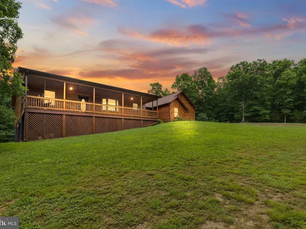 170 Bloomery Pike, Cross Junction, VA 22625