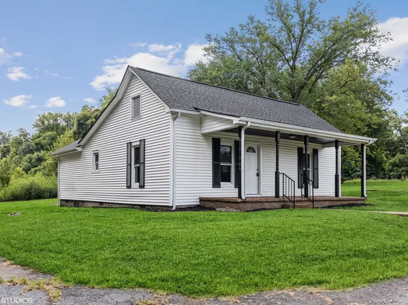 202 Jackson St, Cedar Hill, TN 37032