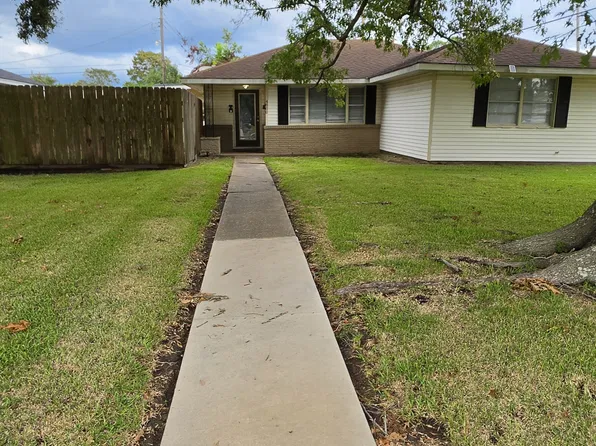 4800 Kent Ave, Groves, TX 77619