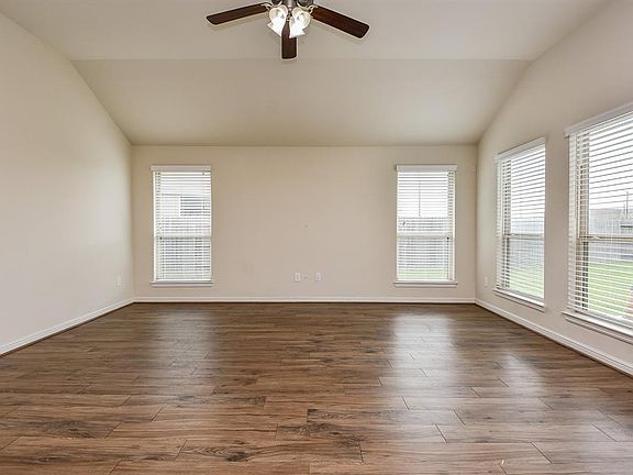 3rd image of 18819 Oakland Manor Ln