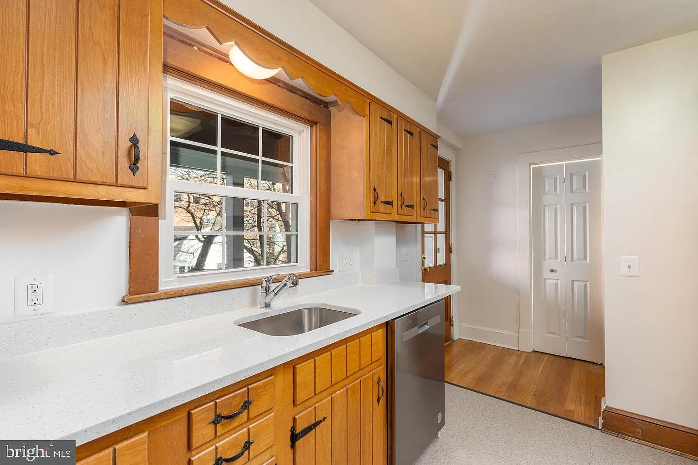 4 bed, 2.5 bath, 1778 sqft, $6,250 — Photo 4
