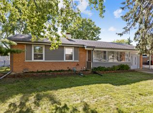 620 Middlebury Ln, Elk Grove Village, IL 60007