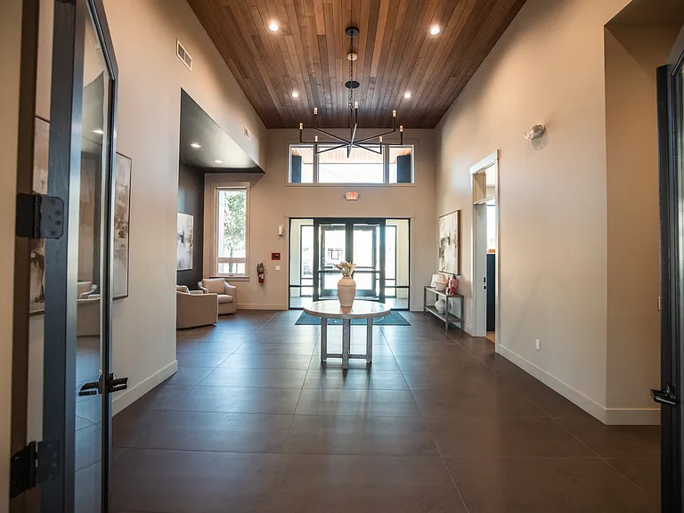 Eastpark Apartment Homes — Photo 8