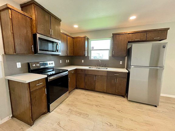 4th image of 2802 Primrose Ave #2