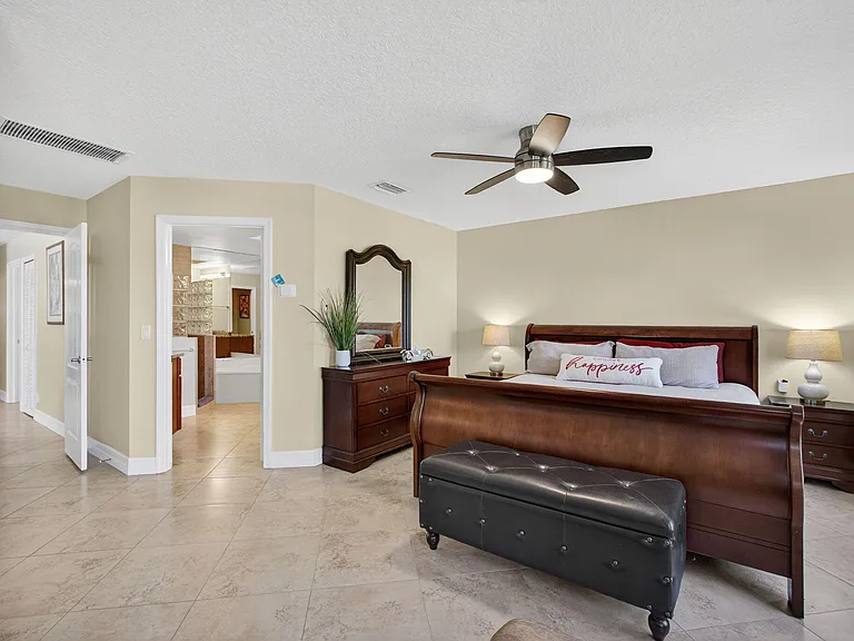 8400 Heritage Club Dr — Photo 47