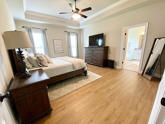 5th image of 20332 Thornwood Dr